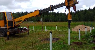 Закручивание винтовых свай в Краснотурьинск. Аренда машины для закручивания свай цена от 2847 руб